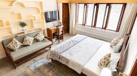 Luxury Heritage 4BR Villa | Parking | Assi Ghat